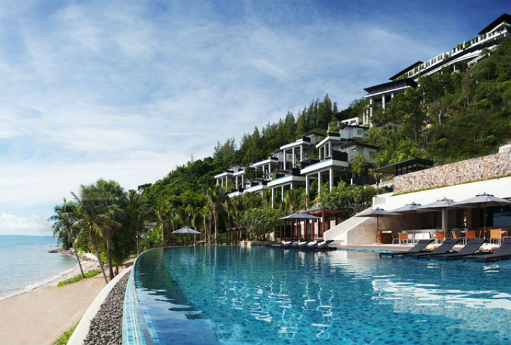 静かな海を臨むリゾート