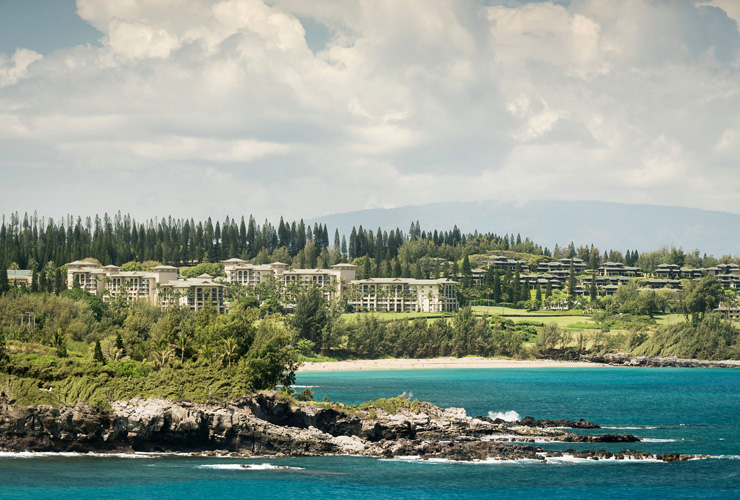 大自然の中にたたずむホテル