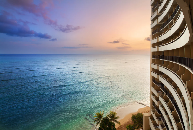 オーシャンフロントの大型リゾート