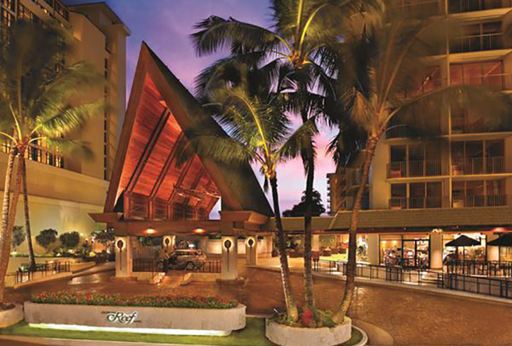 ハワイアン・デラックスを実現したビーチフロントリゾートです