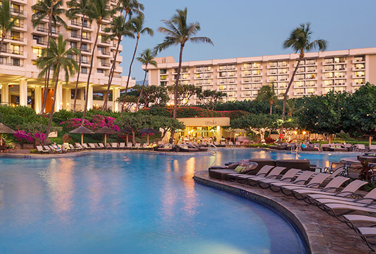 広大なプールがリゾート気分を盛り上げます