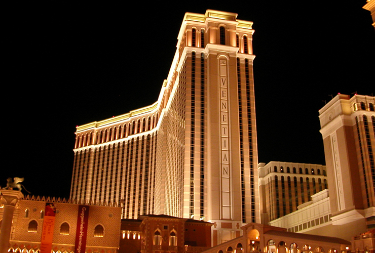 ベネチアをテーマにした全室スイートの華麗ホテル