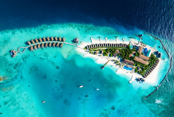 美しい白砂のビーチに囲まれた自然豊かなリゾート