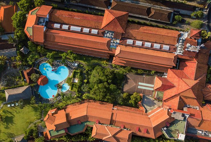 トロピカルガーデンに佇むホテル