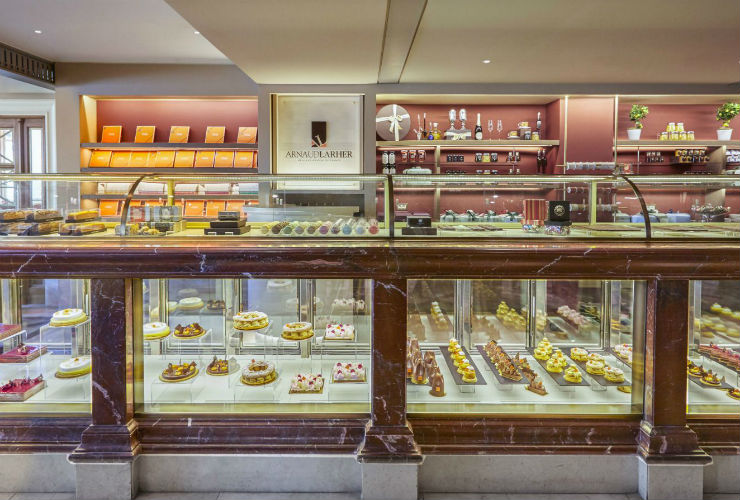 ホテル内にあるギフトショップも高級感が。