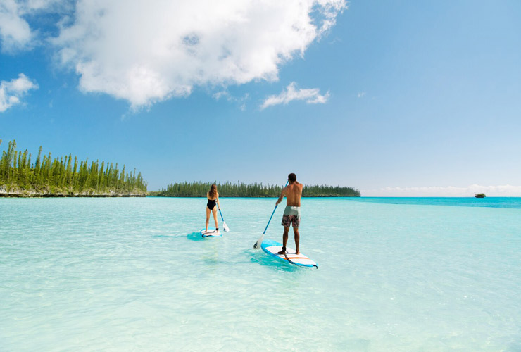 透明度の高い海でのマリンアクティビティ