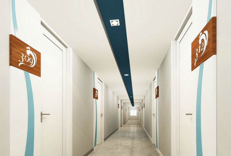 青と白の涼しげな内装