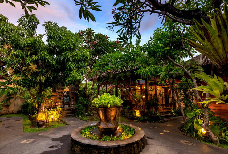 緑のガーデンに囲まれたヴィラ