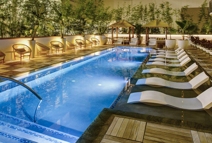 ナチュラルな雰囲気がおしゃれなプールエリア