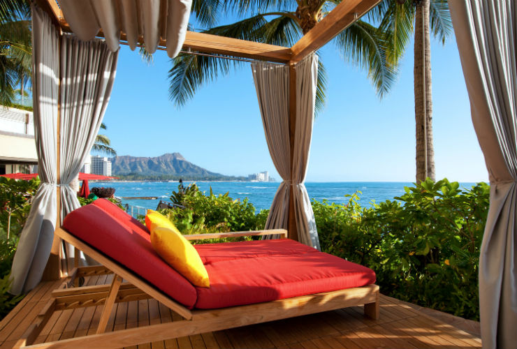 昼間は「インフィニティ エッジ プール」でのんびり