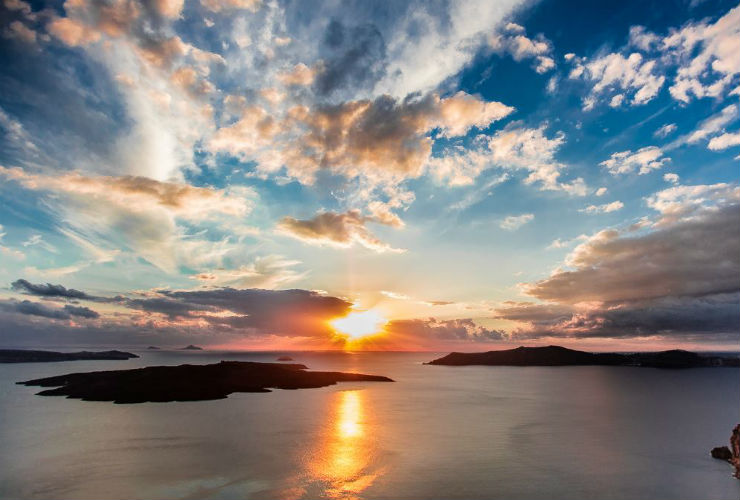 サントリーニ島の夕日。