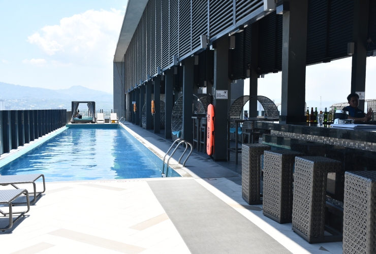 バイホテル プール