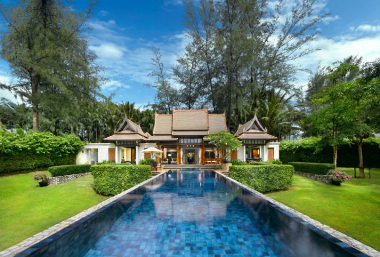 随所にタイの伝統を感じる建物が印象的