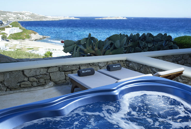 ホテルの目の前はエーゲ海が広がっています。