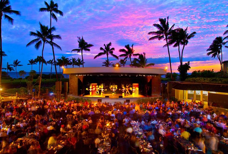 ここでしか体験できない食事と景色を楽しめる空間