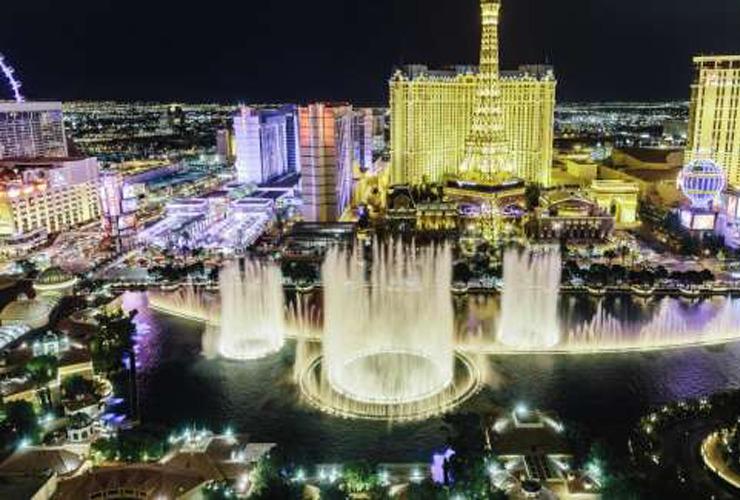 音楽に合わせて踊るラスベガス名物の噴水ショー