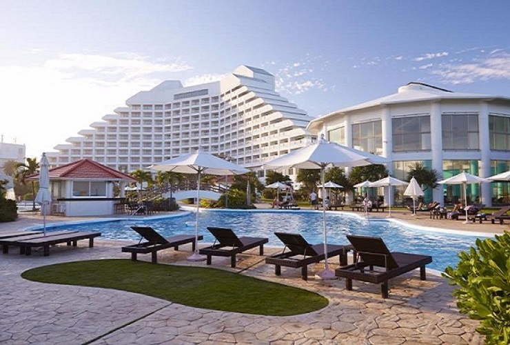 サンセットを眺めながら贅沢なひと時を