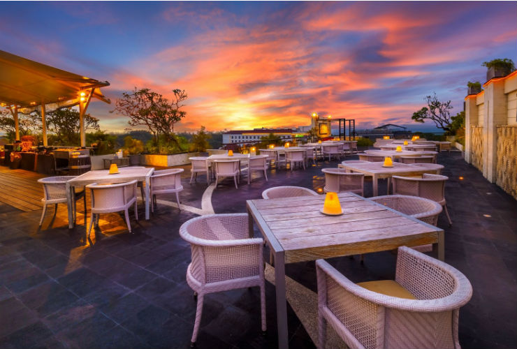 アストン クタ ホテル アンド レジデンス　屋上