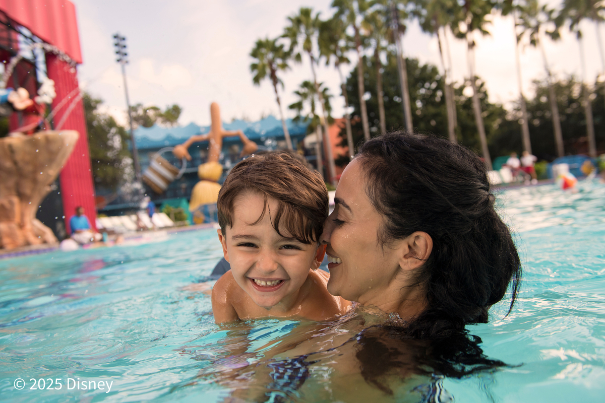 ムービー・リゾート内のプール