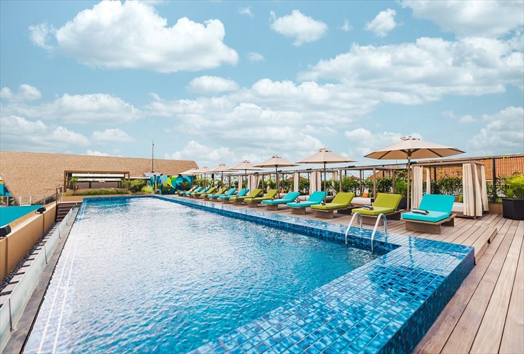 屋上のインフィニティプール