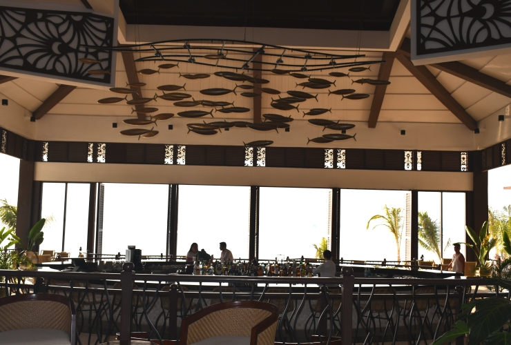 デュシタニ マクタン セブエントランスのバー