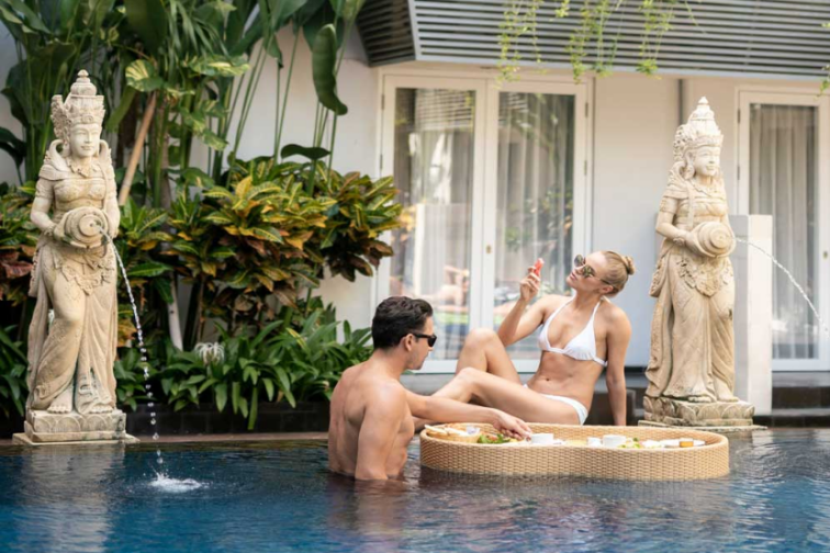 フローティングブレックファースト