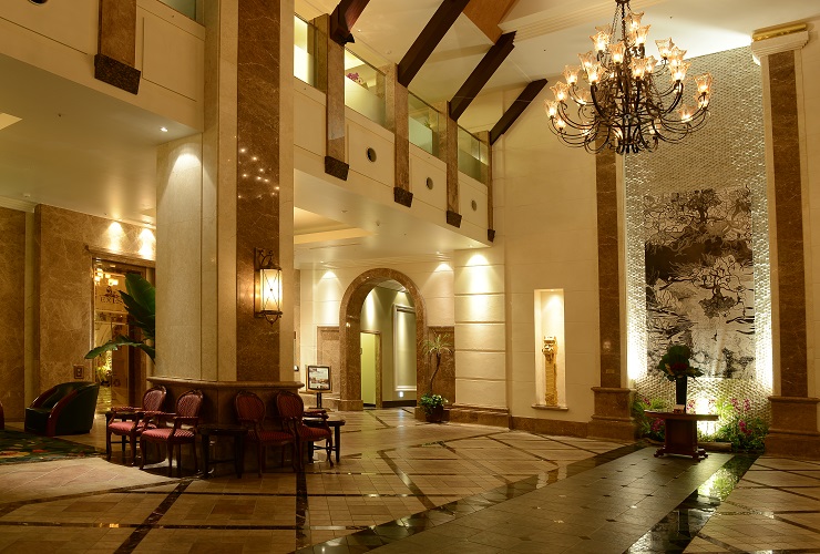 落ち着いた雰囲気のロビー