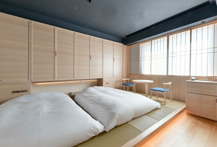 和モダンを感じる客室