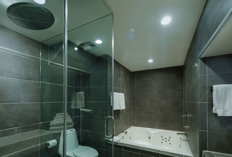 バスタブ付きのお部屋もございます