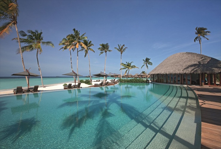 インフィニティプールは開放感抜群！