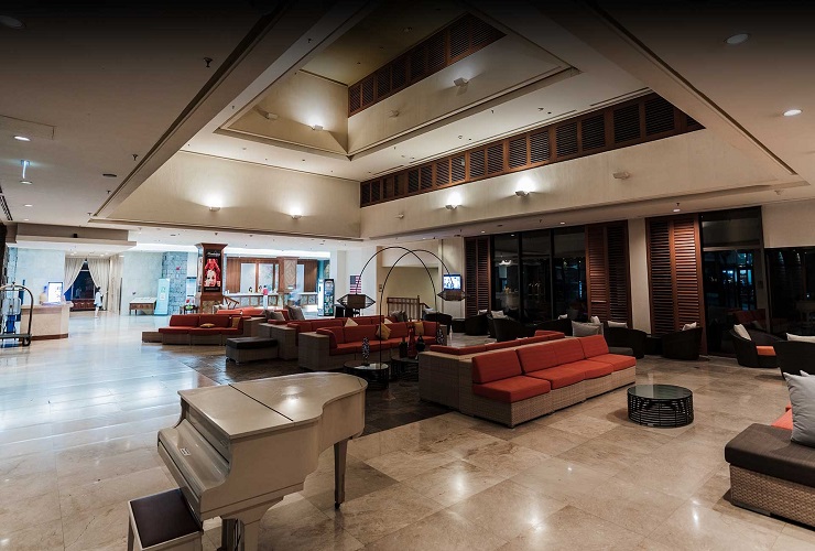 落ち着いた雰囲気のホテルロビー