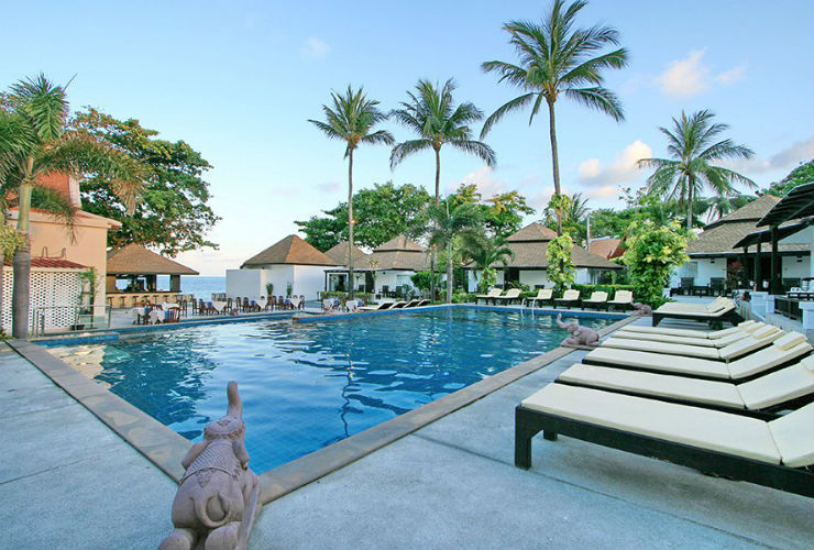 プールからも海が見えます。