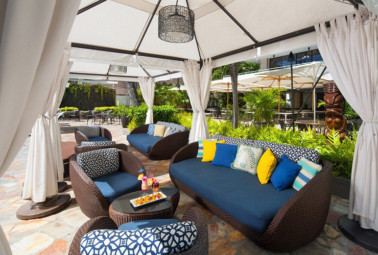 プールサイドのカバナ