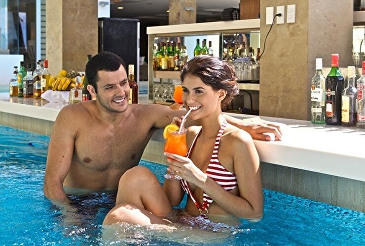 エスタシオウーノ プールバー