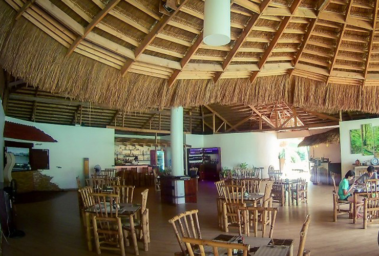 開放感たっぷりのダイニング