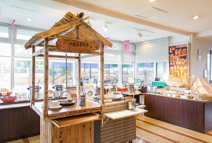 様々な料理が楽しめる朝食会場