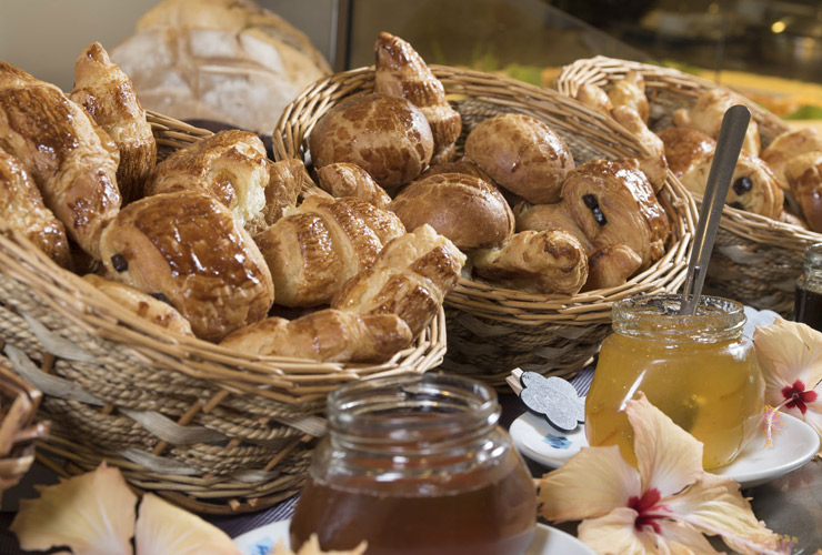 朝食ビュッフェ風景