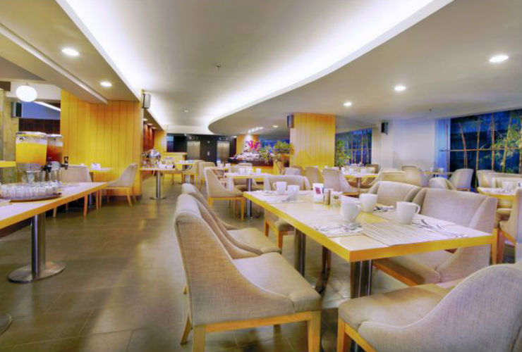 クエスト ホテル クタ　レストラン