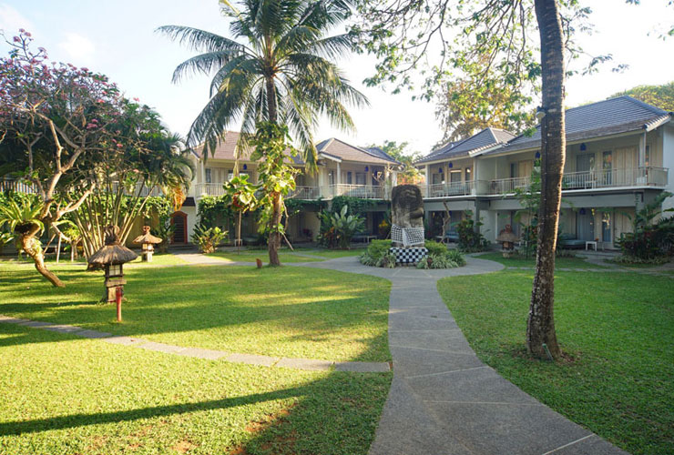 リゾート内の緑のガーデン