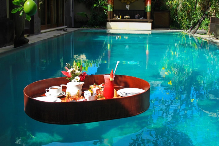 フローティングブレックファースト