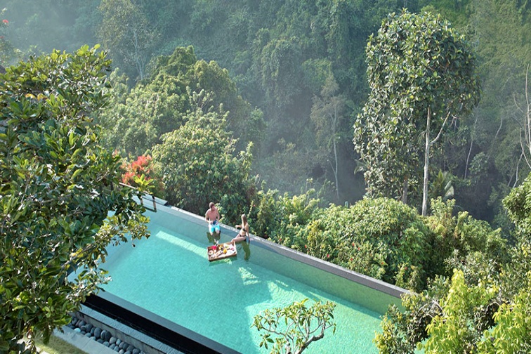 大自然のインフィニティープール