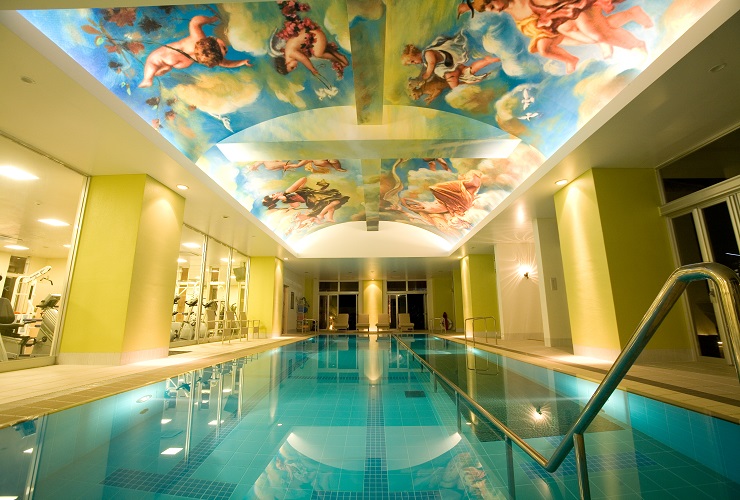 一年中入れる温水プール