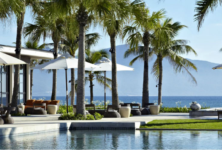 プールから見える南シナ海