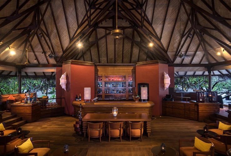 ムーディーなラウンジバー「Equator Lounge」