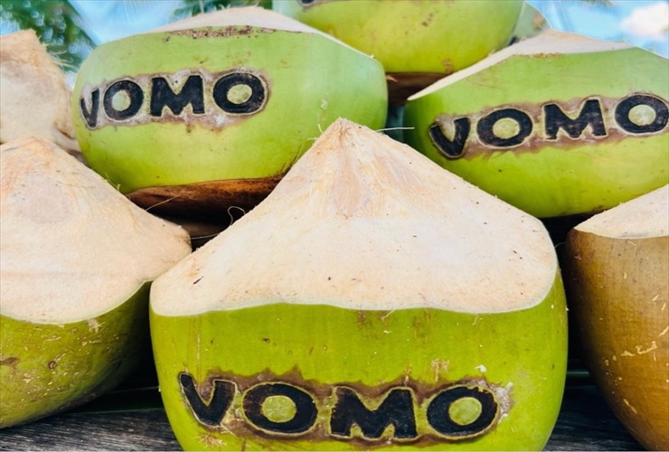 VOMOのココナッツジュース