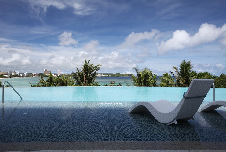 プール・ビーチサイドにある海辺の休息所「カバナ」（有料）