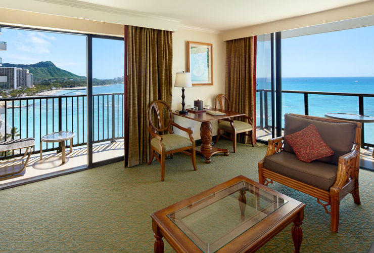 大きな窓の開放感抜群の客室も