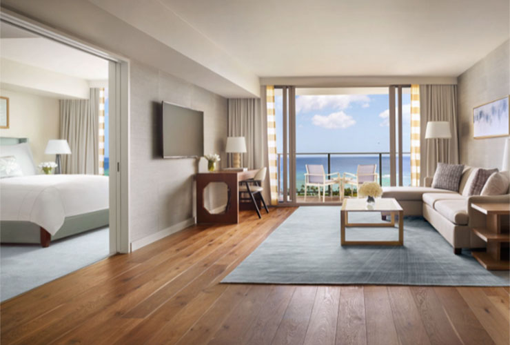 シンプルモダンで上質な空間の客室