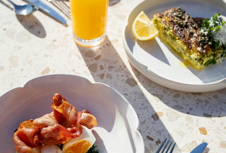 朝食は旬の食材を使ったお料理をお楽しみいただけます