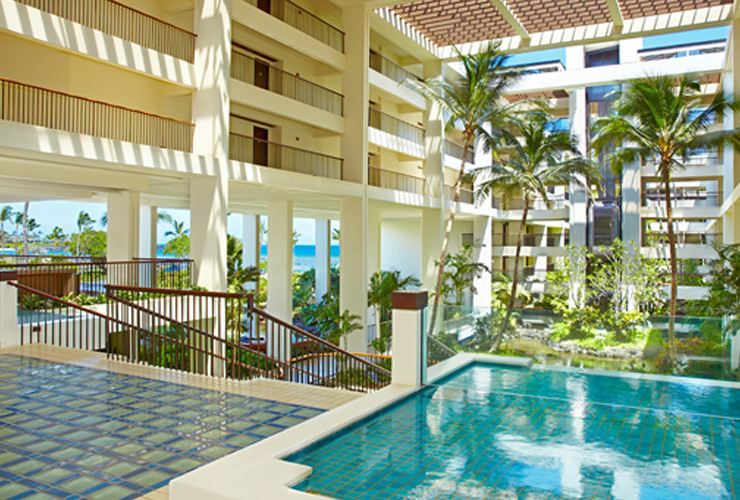 ホテル敷地内もリゾート感あふれるホテル